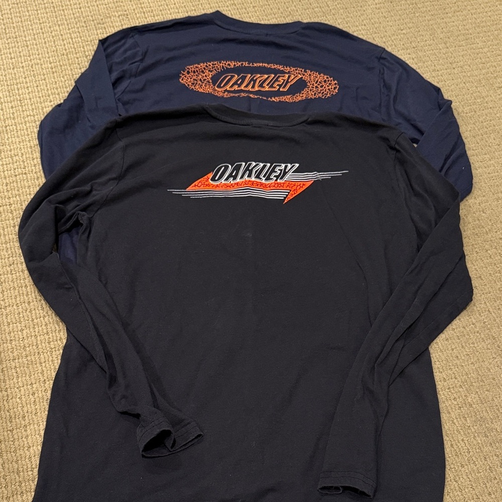Set of 2 Oakley Men's Navy and Black Long Sleeve Tees size XL both